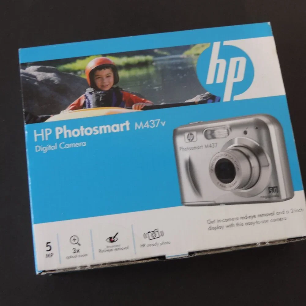 HP Photosmart M437v Digital Camera 5mp 3x Optical Zoom orig box CD & manual incl